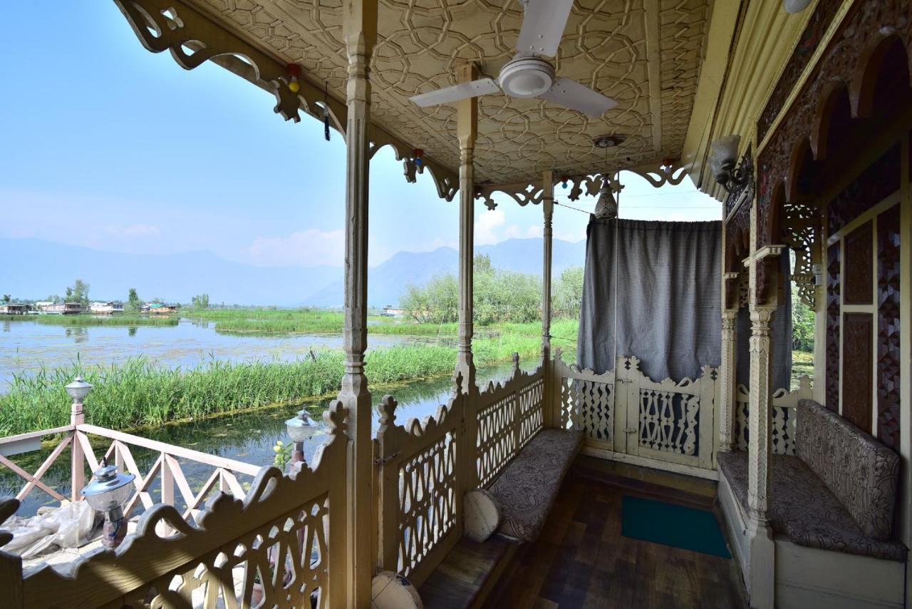 Houseboat Zaindari Palace Srīnagar Exteriör bild
