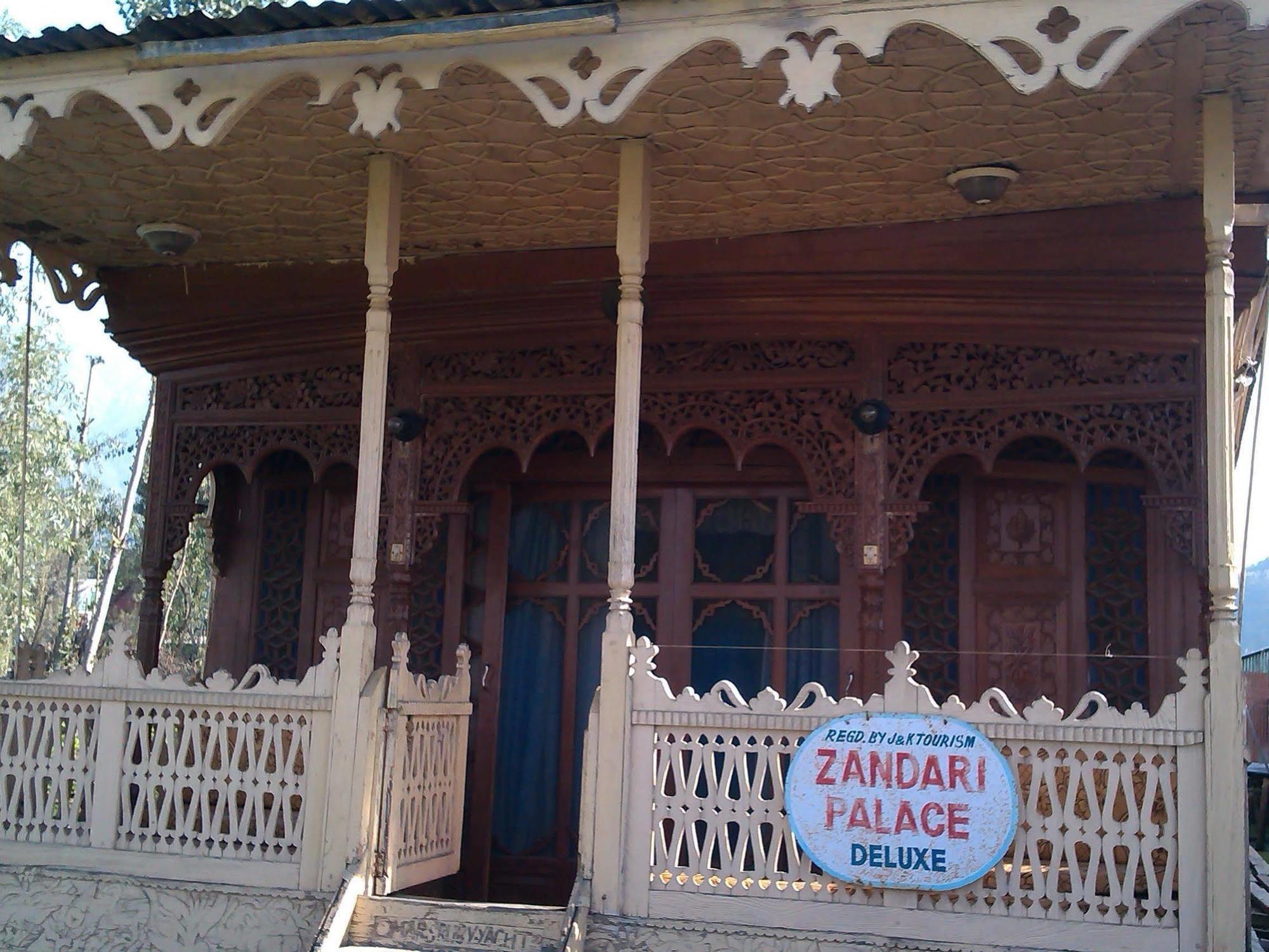 Houseboat Zaindari Palace Srīnagar Exteriör bild