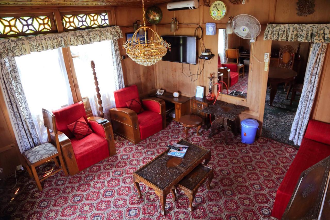 Houseboat Zaindari Palace Srīnagar Exteriör bild